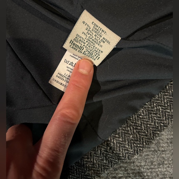 L.L. Bean Women’s Gray Blazer with Black Elbow Patches/ Virgin Wool  item#298211 - Picture 5 of 6